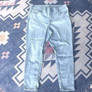 Plus size Ava & Viv skinny jeans
